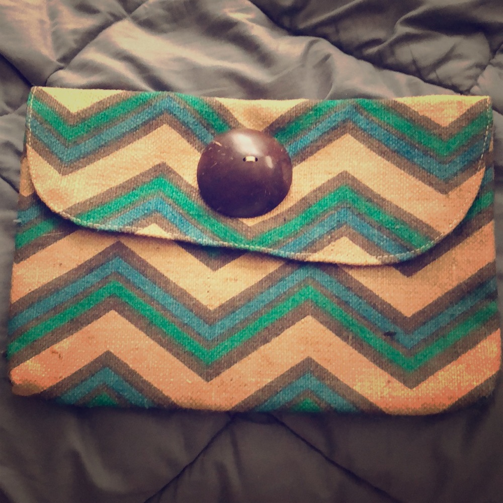 NWOT Large burlap patterned clutch